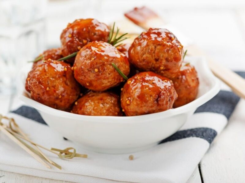Тефтели мясные с картофельным пюре