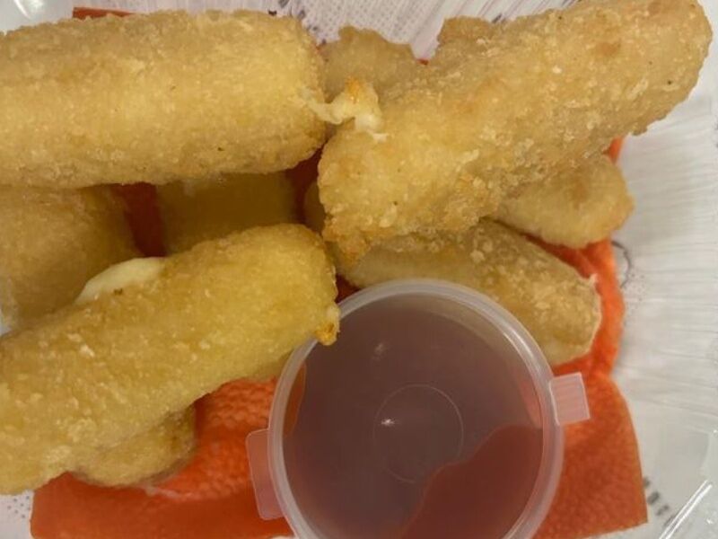 Сырные палочки жареные