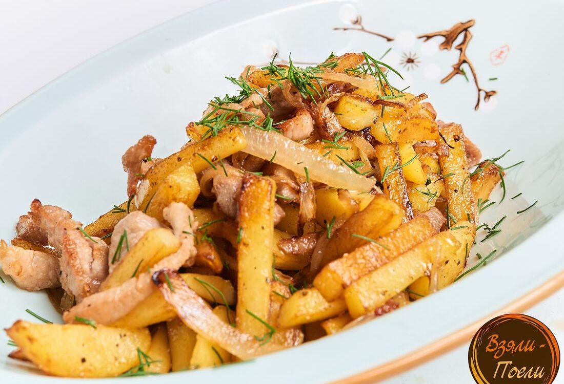 Жареный картофель с курицей