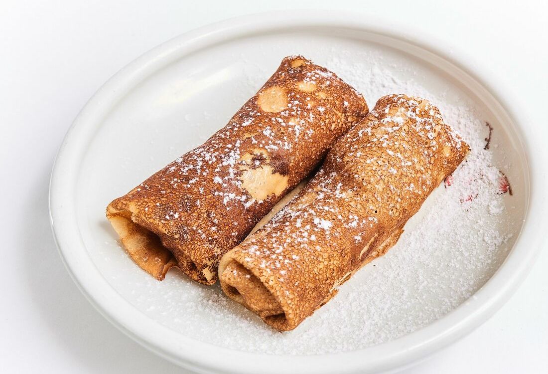 Блинчики с яблоком и корицей