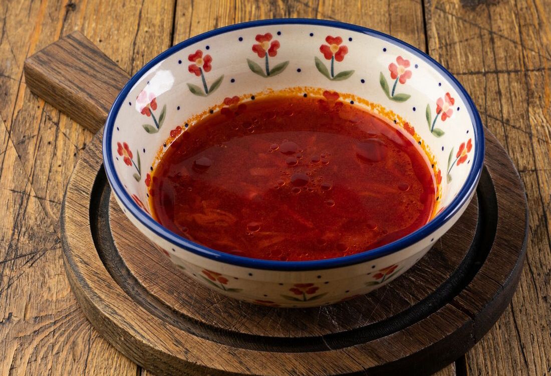 Борщ с курицей и сметаной