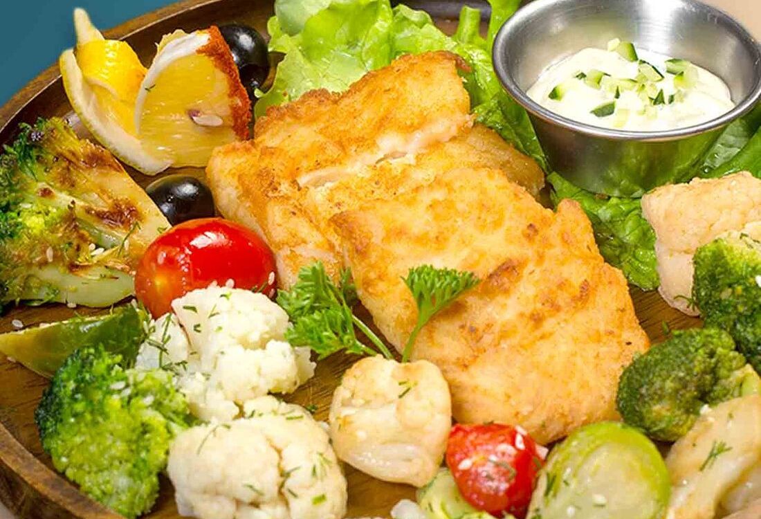 Палтус жареный с овощами