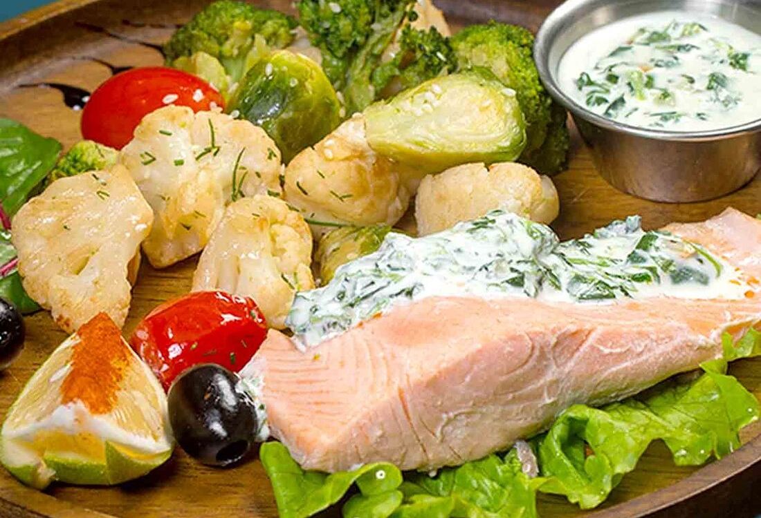 Форель на пару и овощи гриль