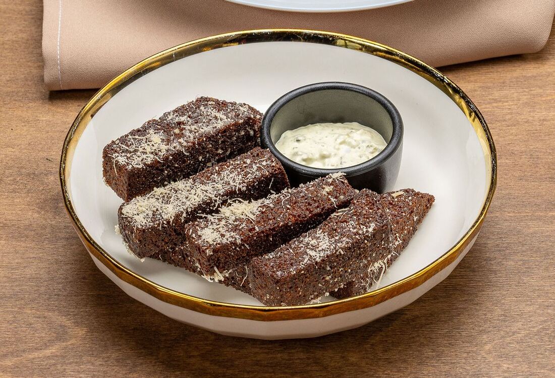 Бородинские гренки с соусом тартар