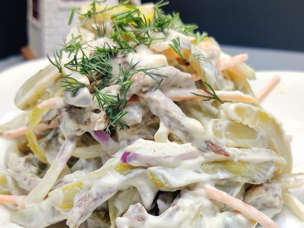 008. Салат Обжорка с говядиной 