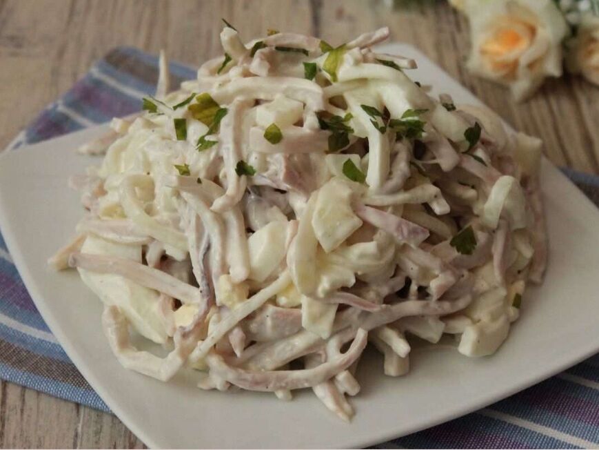 Салат из кальмара под майонезом 