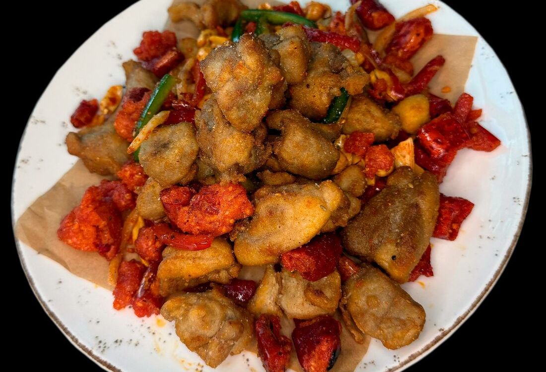 Курица с перцем и орехом