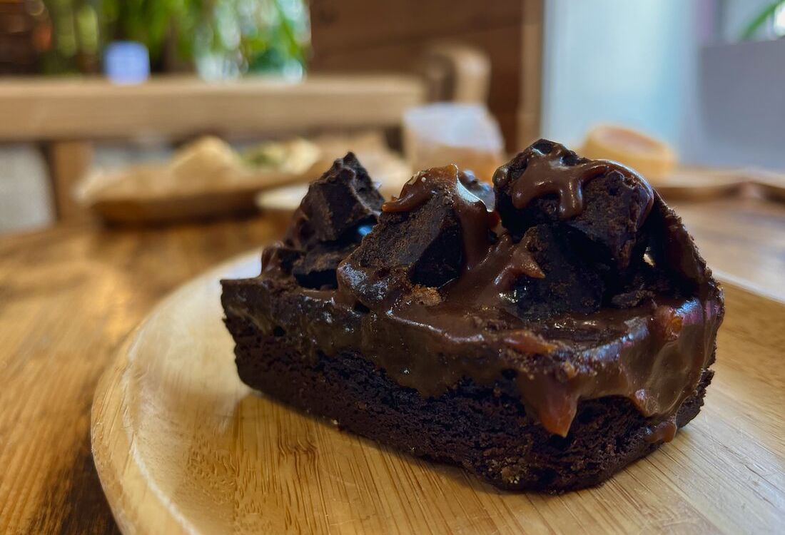 Брауни с карамелью