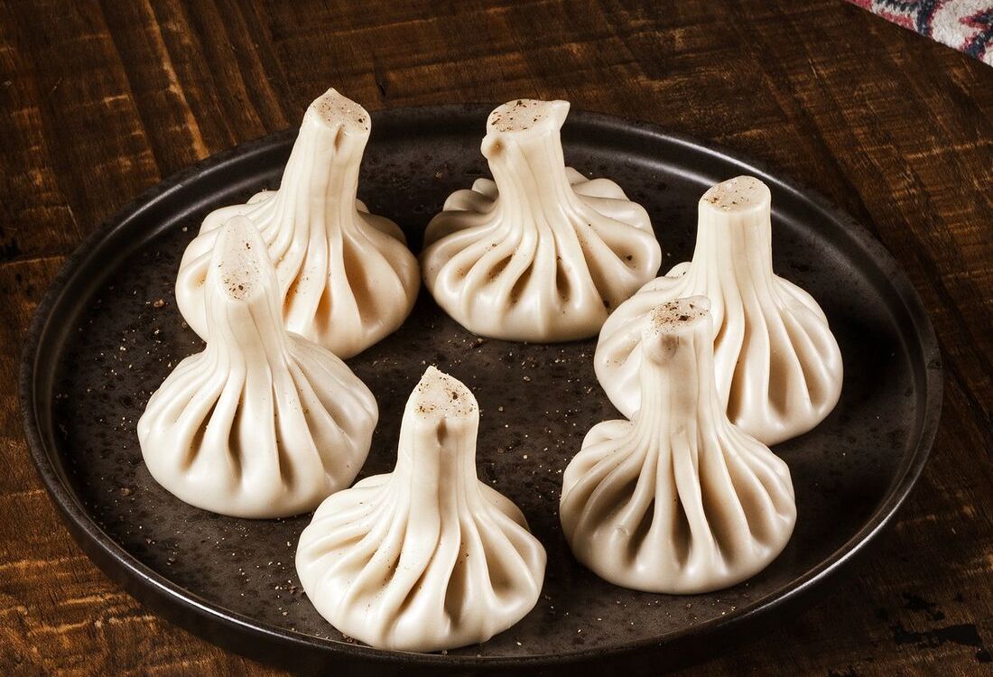Хинкали с курицей песто