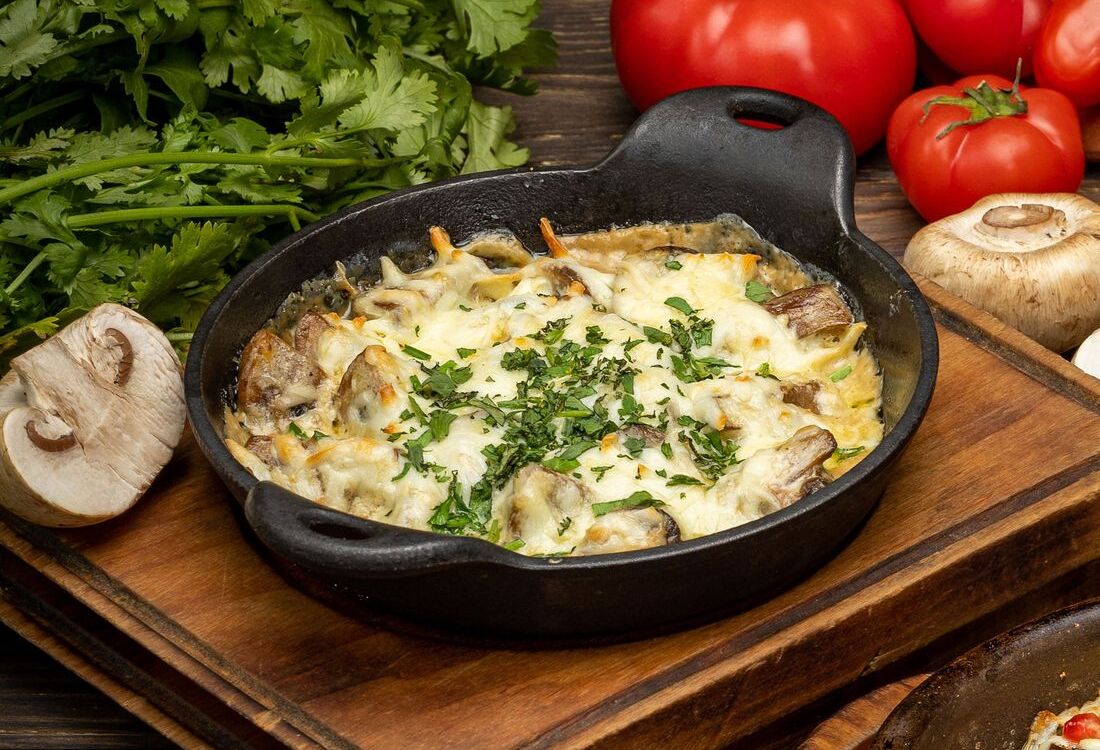 Шампиньоны, запеченные с сыром