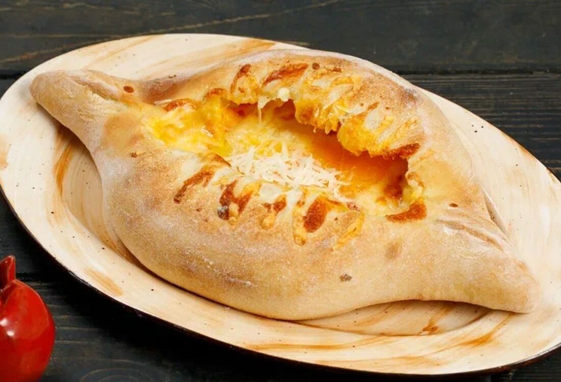 Хачапури по-аджарски Четыре сыра