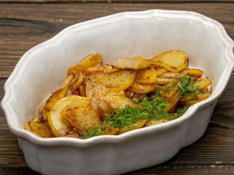 Картофель, жаренный с луком 