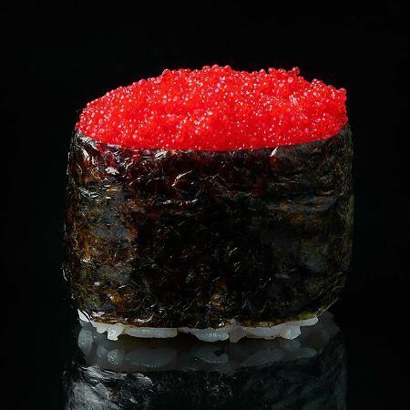 Гункан с икрой масаго