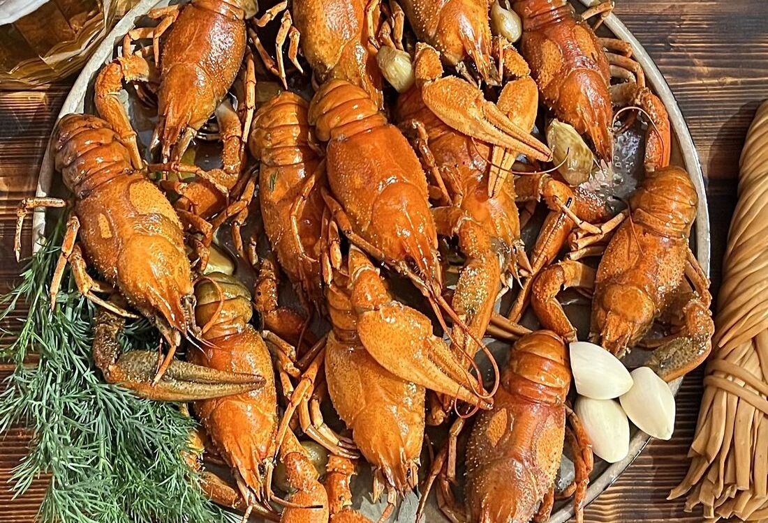 Средние раки, жаренные в пиве