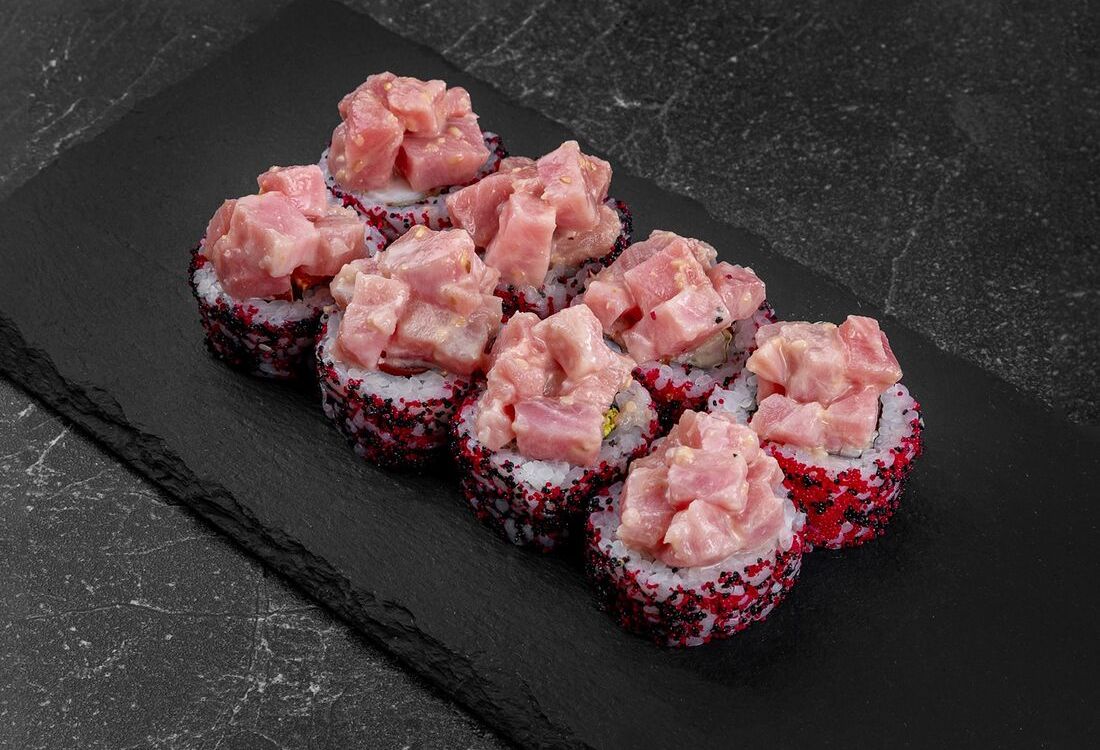 Ролл с тунцом и креветками