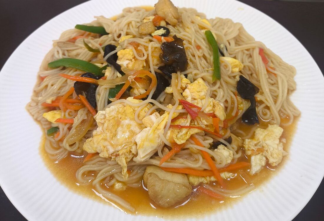 Жареная тонкая лапша с курицей №69.1