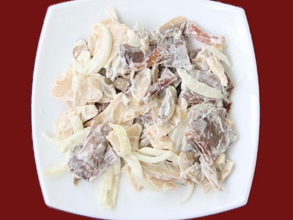 №131 Говядина с шаминьонами под майонезом