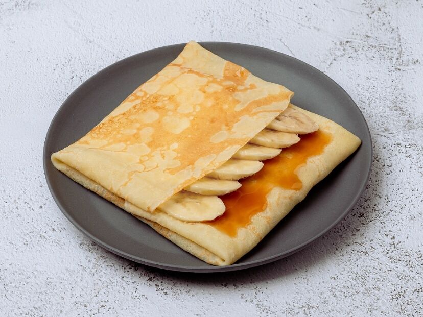 Блин с бананом и карамелью