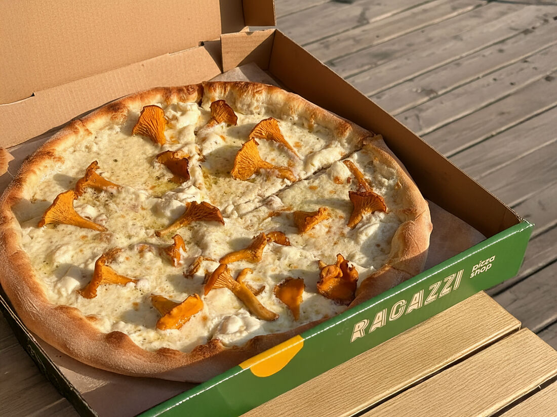 RAGAZZI pizza shop